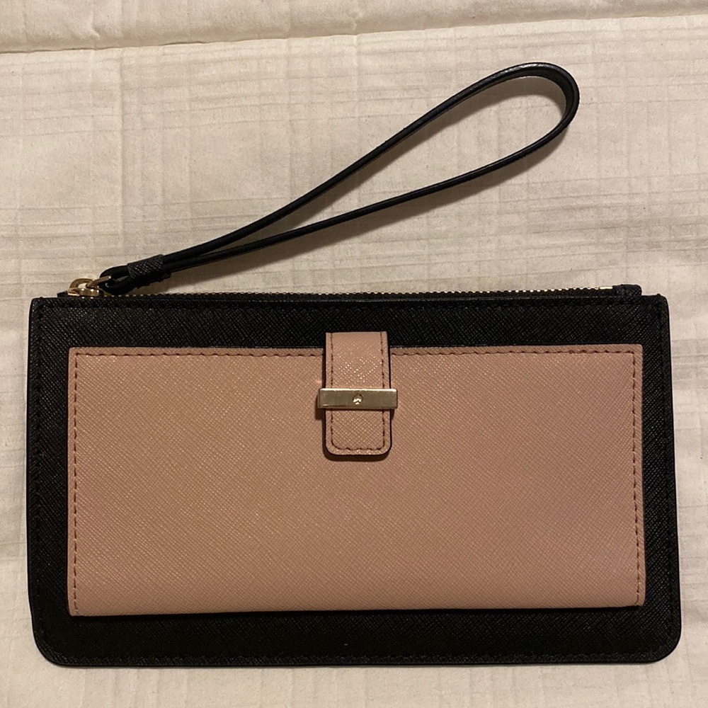 Kate Spade wristlet wallet